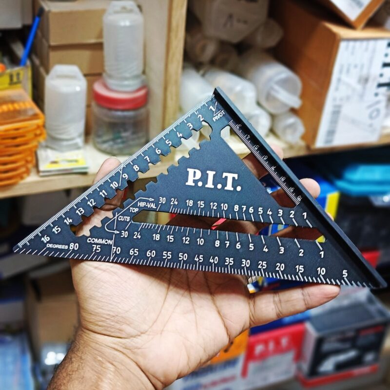 مثلث علام ثقيل لون أسود من PIT